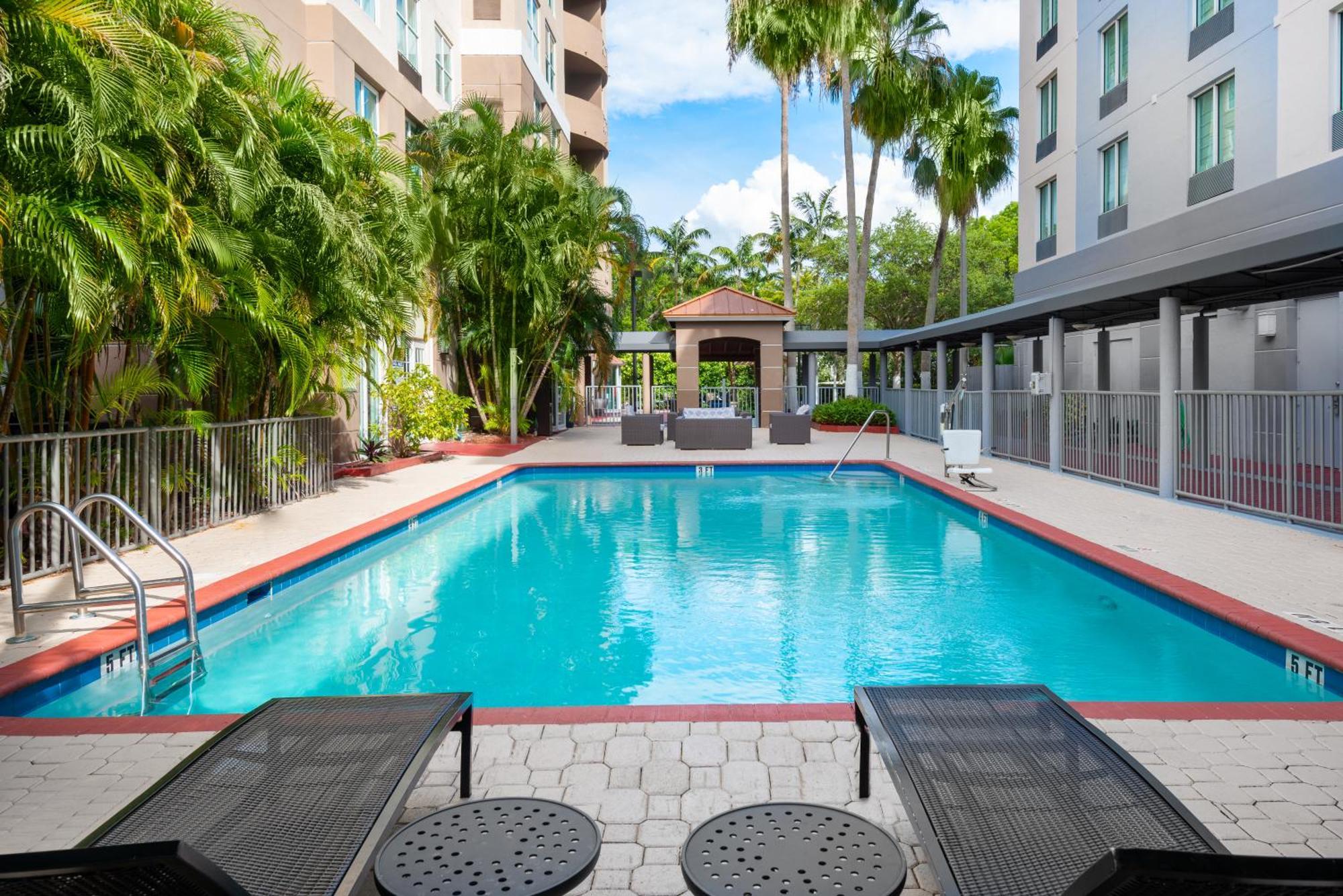 Holiday Inn Miami-Doral Area By Ihg Exterior foto