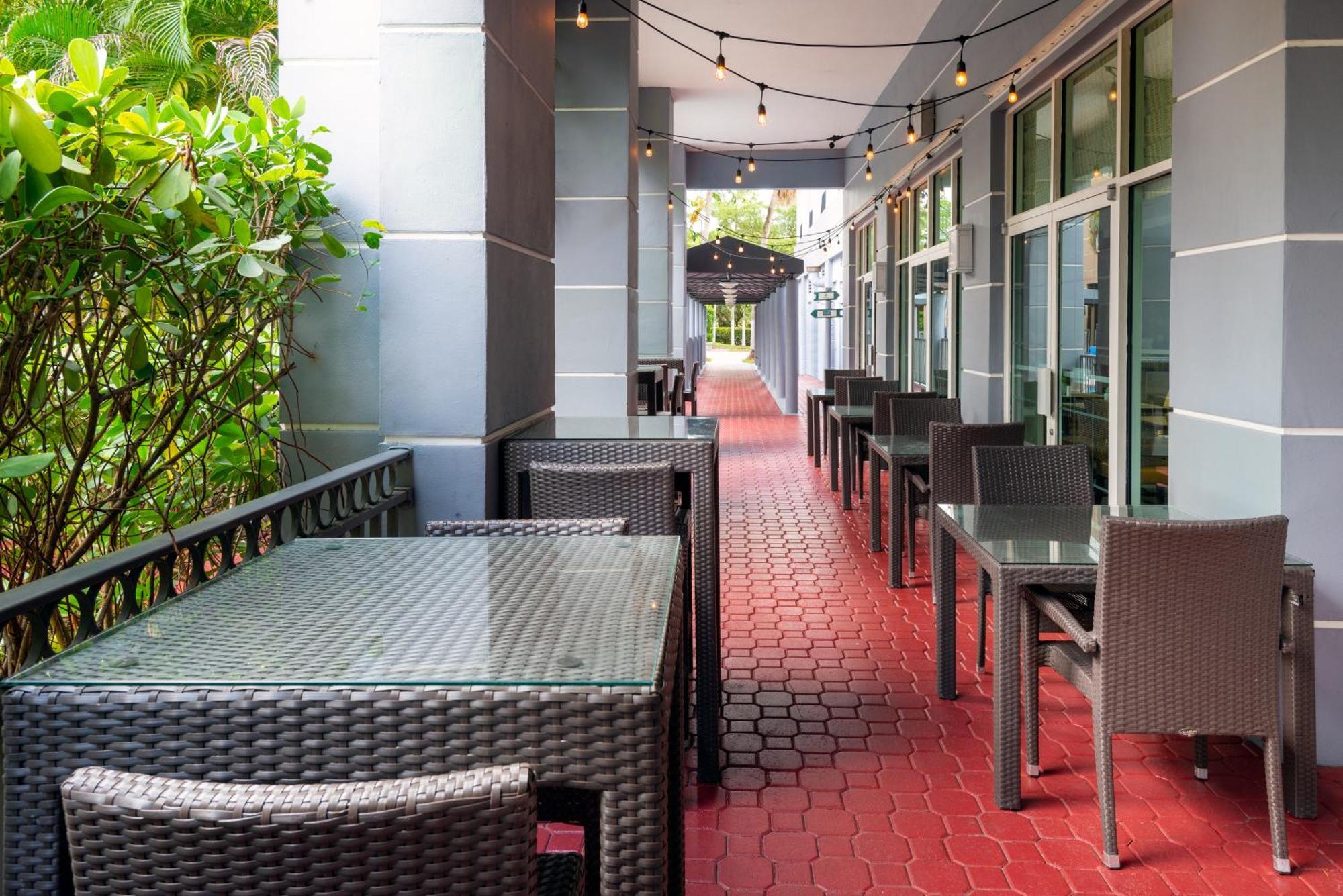Holiday Inn Miami-Doral Area By Ihg Exterior foto