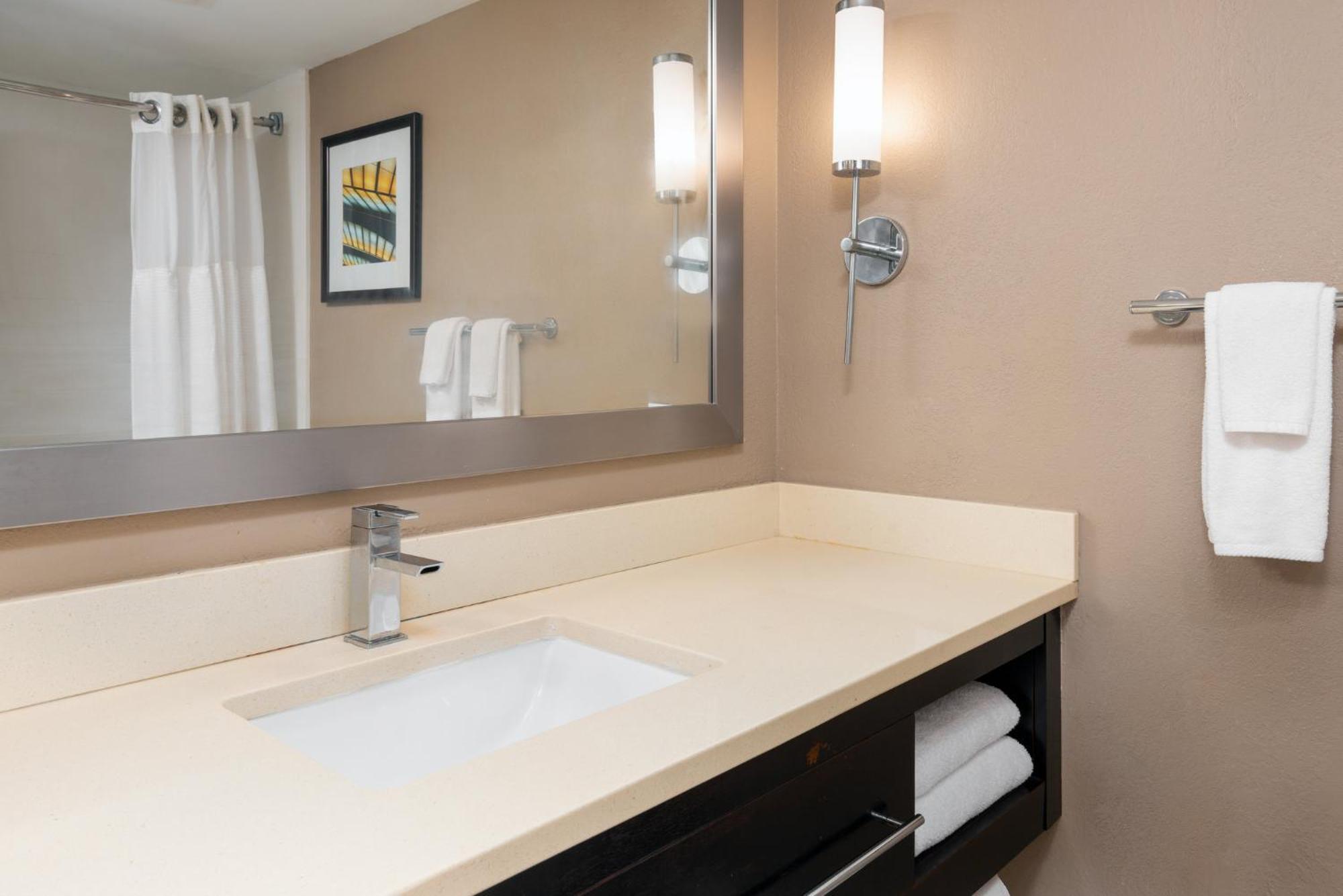 Holiday Inn Miami-Doral Area By Ihg Exterior foto